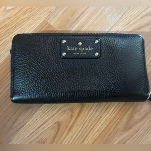 Kate Spade Black Leather Wallet zip around 8x4